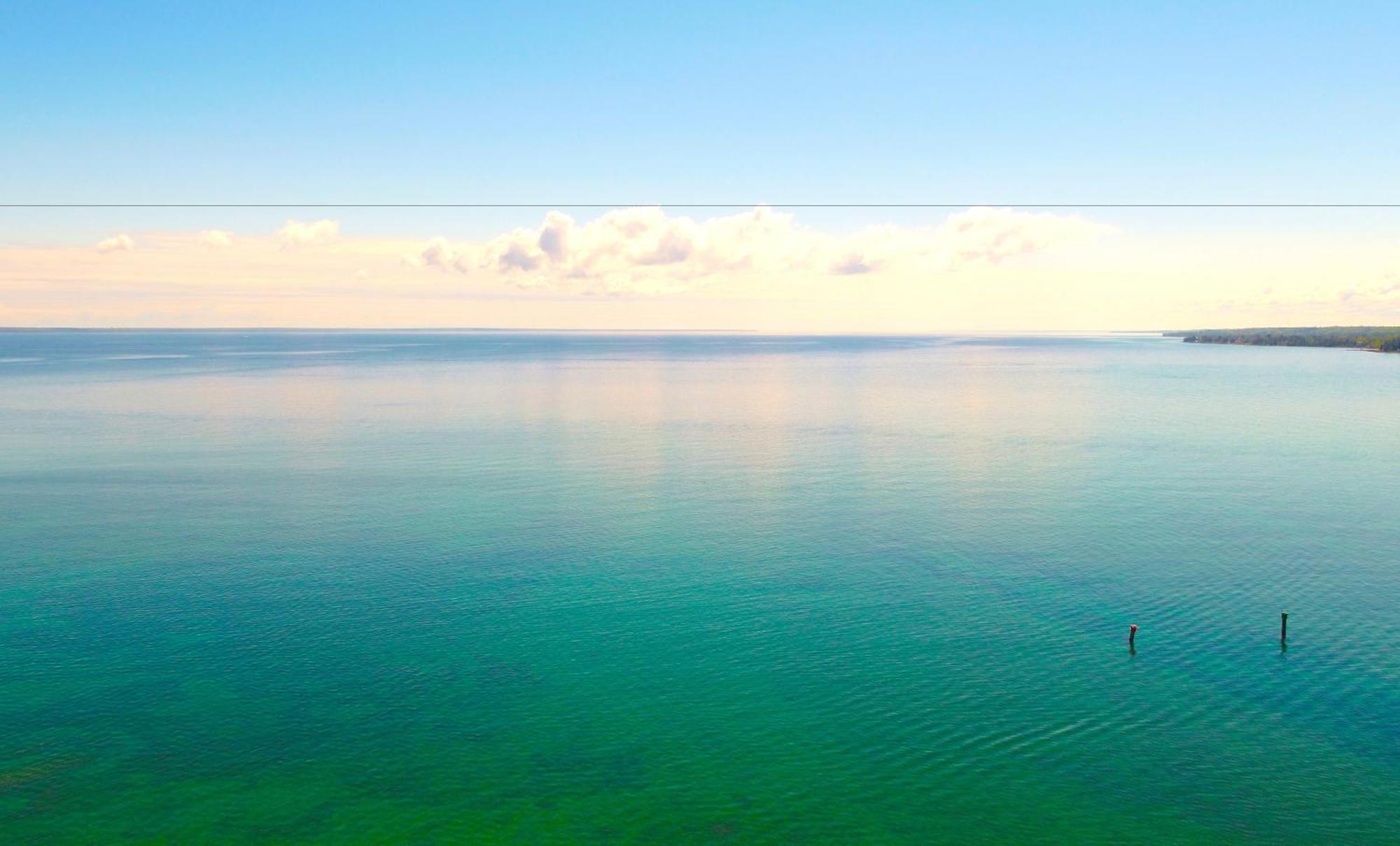 Days Inn By Wyndham Mackinaw City - Lakeview Экстерьер фото